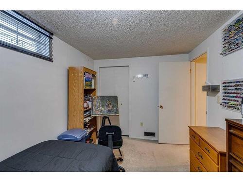 607 Whiteridge Road Ne, Calgary, AB - Indoor Photo Showing Other Room