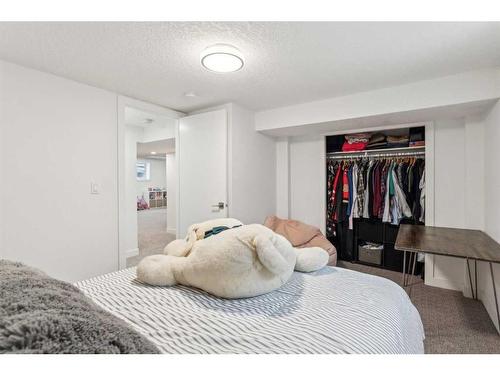 2055 33 Street Se, Calgary, AB - Indoor Photo Showing Bedroom