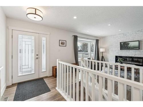 2055 33 Street Se, Calgary, AB - Indoor Photo Showing Other Room