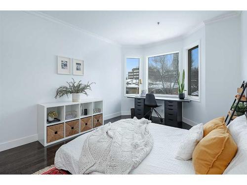 304-916 19 Avenue Sw, Calgary, AB - Indoor Photo Showing Bedroom