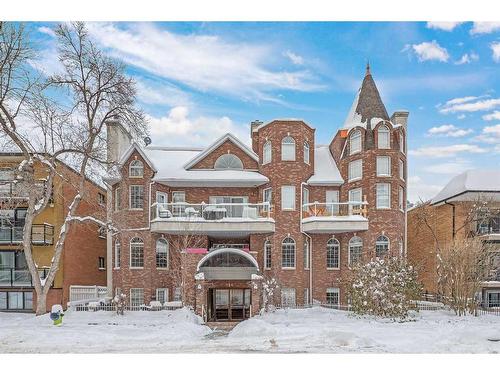 304-916 19 Avenue Sw, Calgary, AB - Outdoor With Balcony With Facade