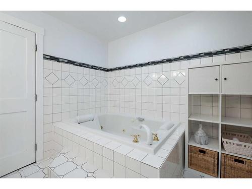 304-916 19 Avenue Sw, Calgary, AB - Indoor Photo Showing Bathroom