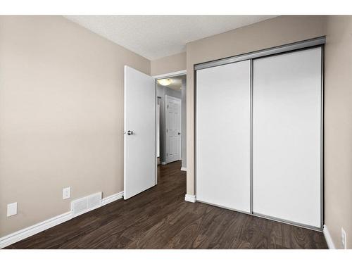 8 Taraglen Road Ne, Calgary, AB - Indoor Photo Showing Other Room