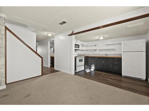 8 Taraglen Road Ne, Calgary, AB - Indoor