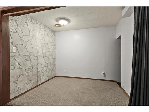 8 Taraglen Road Ne, Calgary, AB - Indoor Photo Showing Other Room