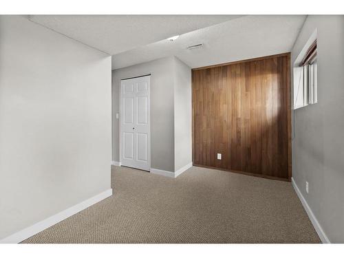 8 Taraglen Road Ne, Calgary, AB - Indoor Photo Showing Other Room