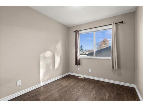 8 Taraglen Road Ne, Calgary, AB - Indoor Photo Showing Other Room