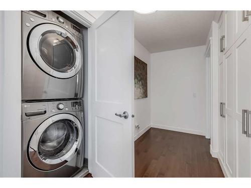 221 Tuscany Estates Rise Nw, Calgary, AB - Indoor Photo Showing Laundry Room