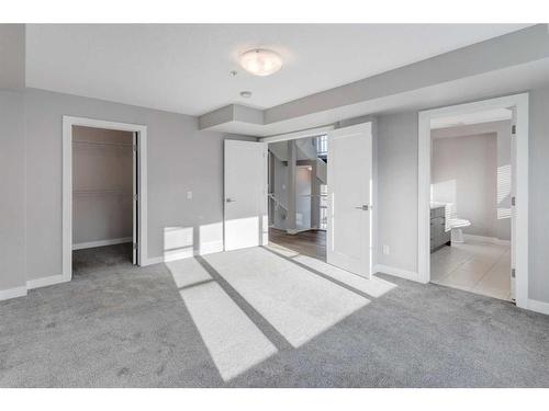 1732 25 Avenue Sw, Calgary, AB - Indoor Photo Showing Other Room