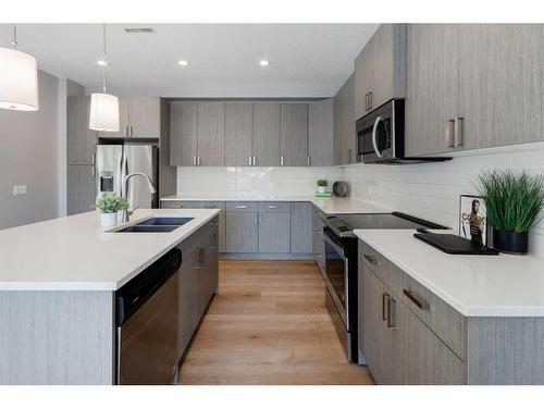 1732 25 Avenue Sw, Calgary, AB - Indoor Photo Showing Kitchen With Double Sink With Upgraded Kitchen