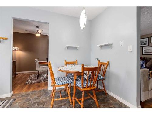 28 Midlawn Place Se, Calgary, AB - Indoor Photo Showing Dining Room