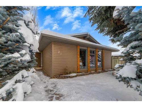 28 Midlawn Place Se, Calgary, AB - Outdoor