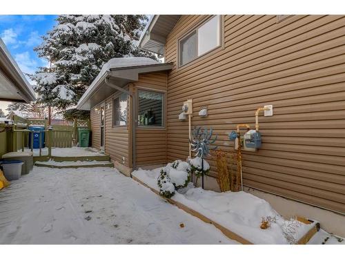 28 Midlawn Place Se, Calgary, AB - Outdoor With Exterior