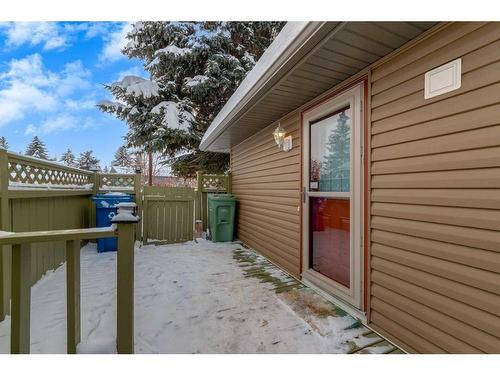 28 Midlawn Place Se, Calgary, AB - Outdoor With Exterior