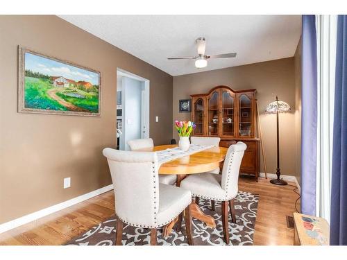 28 Midlawn Place Se, Calgary, AB - Indoor Photo Showing Dining Room