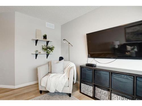 16 Ridge View Close, Cochrane, AB - Indoor