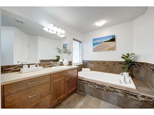 16 Ridge View Close, Cochrane, AB - Indoor Photo Showing Bathroom