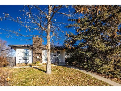 204 Doverthorn Close Se, Calgary, AB - Outdoor