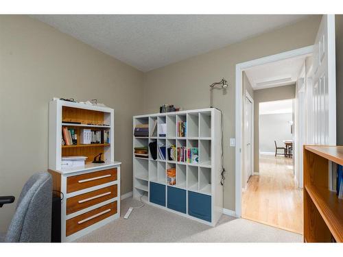 204 Doverthorn Close Se, Calgary, AB - Indoor