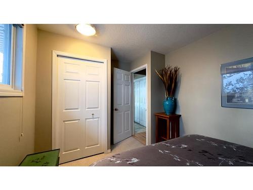 204 Doverthorn Close Se, Calgary, AB - Indoor Photo Showing Other Room