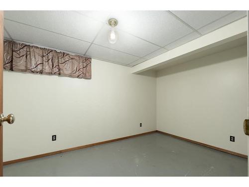 204 Doverthorn Close Se, Calgary, AB - Indoor Photo Showing Other Room