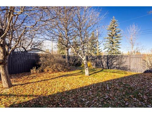 204 Doverthorn Close Se, Calgary, AB - Outdoor