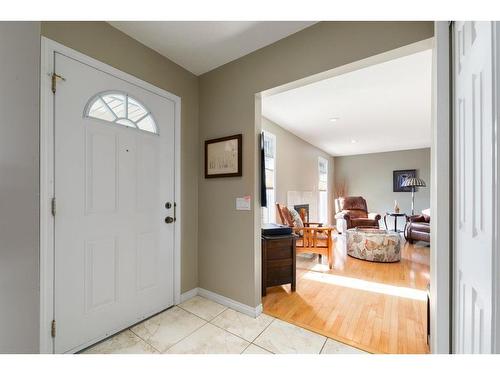 204 Doverthorn Close Se, Calgary, AB - Indoor Photo Showing Other Room