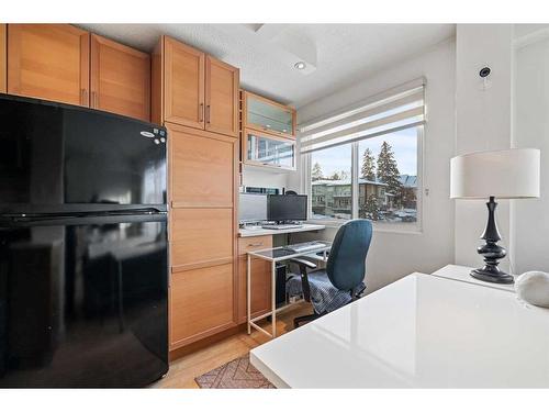 304-1502 21 Avenue Sw, Calgary, AB - Indoor Photo Showing Office