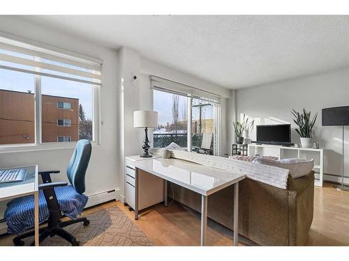 304-1502 21 Avenue Sw, Calgary, AB - Indoor Photo Showing Office