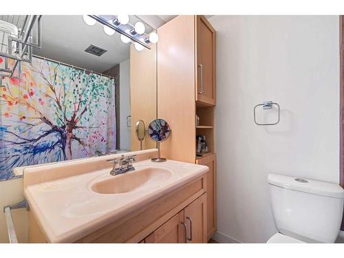 304-1502 21 Avenue Sw, Calgary, AB - Indoor Photo Showing Bathroom