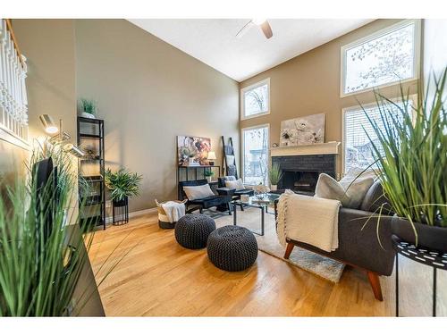 3919 17 Street Sw, Calgary, AB - Indoor Photo Showing Living Room With Fireplace