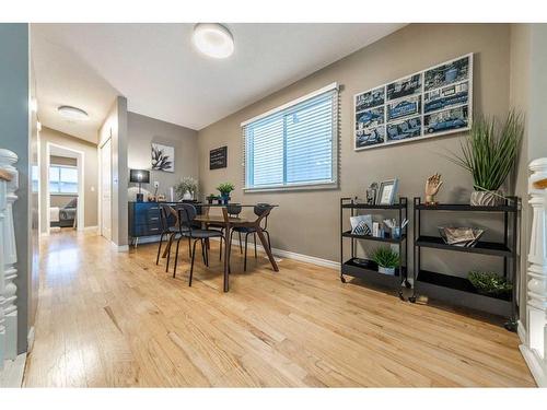 3919 17 Street Sw, Calgary, AB - Indoor Photo Showing Other Room