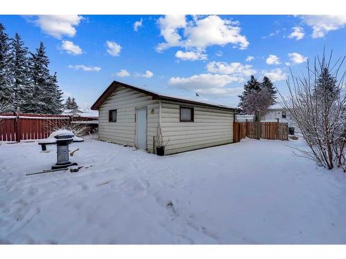 180 Fallswater Road Ne, Calgary, AB - Outdoor