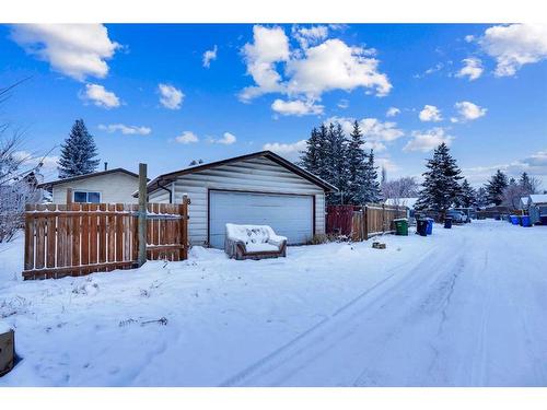 180 Fallswater Road Ne, Calgary, AB - Outdoor