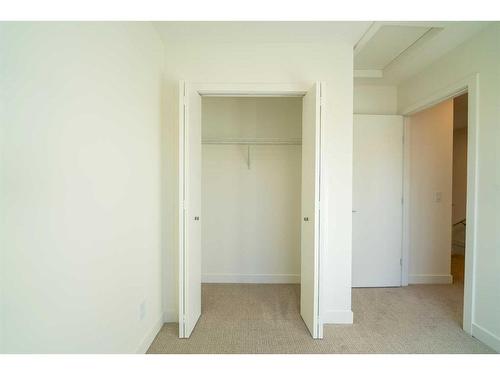 504-857 Belmont Drive Sw, Calgary, AB - Indoor Photo Showing Other Room