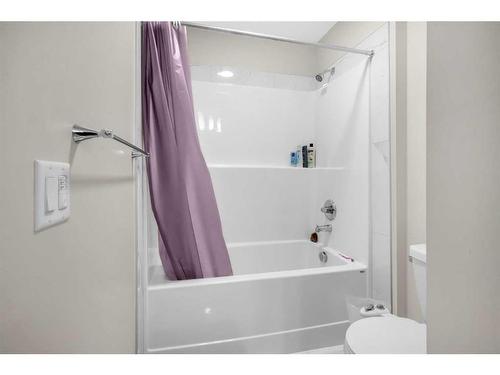 103 Homestead Grove Ne, Calgary, AB - Indoor Photo Showing Bathroom