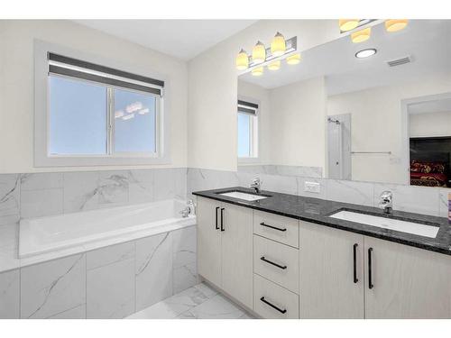 103 Homestead Grove Ne, Calgary, AB - Indoor Photo Showing Bathroom