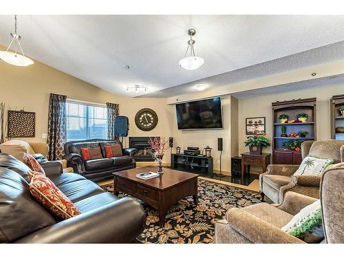 1302-200 Community Way, Okotoks, AB - Indoor Photo Showing Living Room