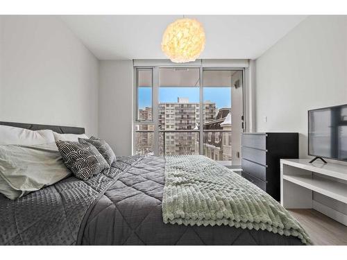 405-930 16 Avenue Sw, Calgary, AB - Indoor Photo Showing Bedroom