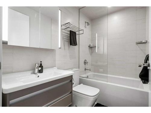 405-930 16 Avenue Sw, Calgary, AB - Indoor Photo Showing Bathroom