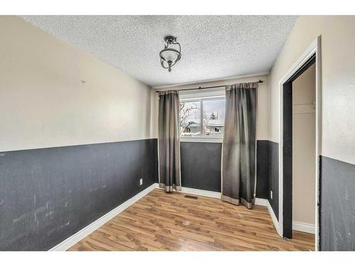 655 Penbrooke Road Se, Calgary, AB - Indoor Photo Showing Other Room