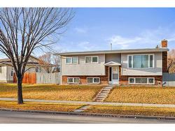 6312 Rundlehorn Drive NE Calgary, AB T1Y 1M7