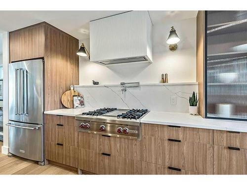 655 Varsity Estates Crescent Nw, Calgary, AB - Indoor Photo Showing Kitchen