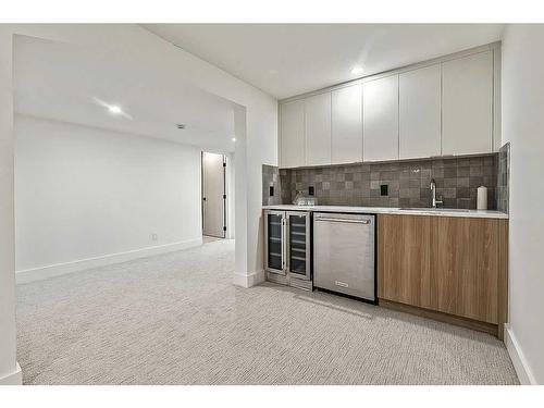 655 Varsity Estates Crescent Nw, Calgary, AB - Indoor Photo Showing Kitchen