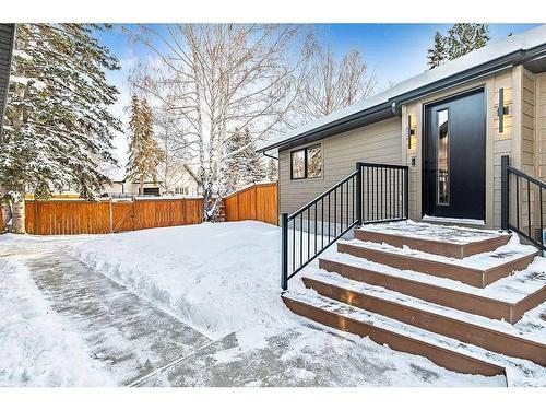 655 Varsity Estates Crescent Nw, Calgary, AB - Outdoor