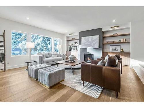 655 Varsity Estates Crescent Nw, Calgary, AB - Indoor Photo Showing Living Room With Fireplace