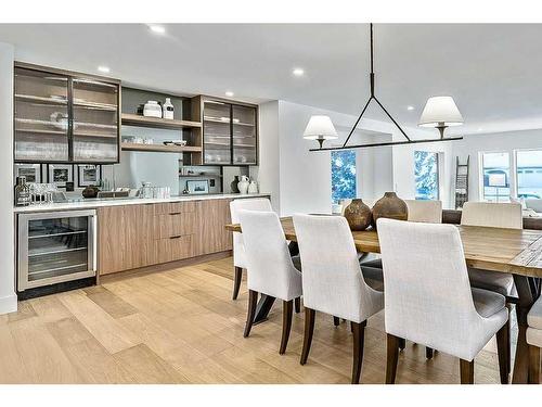 655 Varsity Estates Crescent Nw, Calgary, AB - Indoor Photo Showing Dining Room