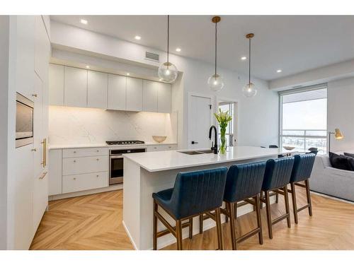 803-8505 Broadcast Avenue Sw, Calgary, AB - Indoor Photo Showing Kitchen With Upgraded Kitchen