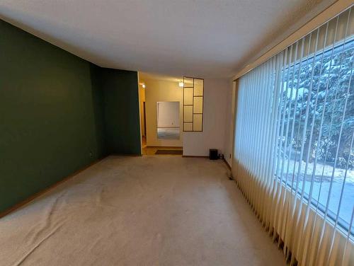 5215 19 Street Sw, Calgary, AB - Indoor Photo Showing Other Room