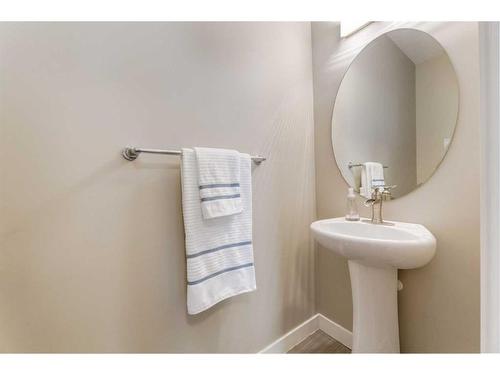 114 Sherwood Mount Nw, Calgary, AB - Indoor Photo Showing Bathroom